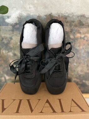 Vivaia Cristina Sneakerina Ballet Sneakers Sz 7.5 as seen on Bella Hadid Celeb